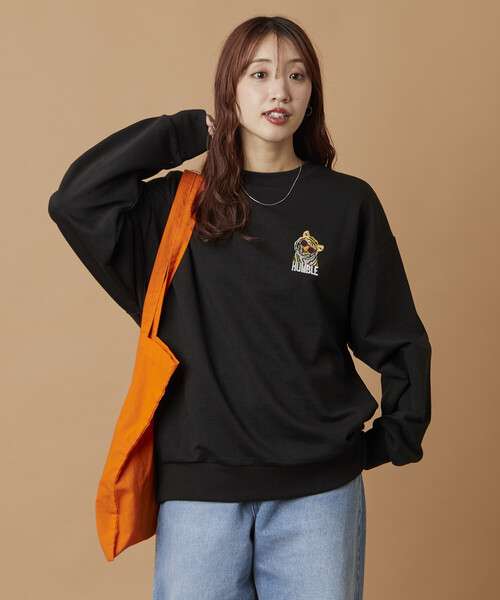 Fロゴ刺繍 ベルベットカットソートレーナー 黒 セール】限定展開 リラックスフィット ワンポイント刺繍 クルーネック