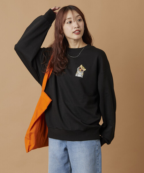 セール】限定展開 リラックスフィット ワンポイント刺繍 クルーネック