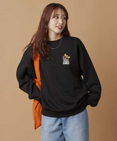 セール】限定展開 リラックスフィット ワンポイント刺繍 クルーネック