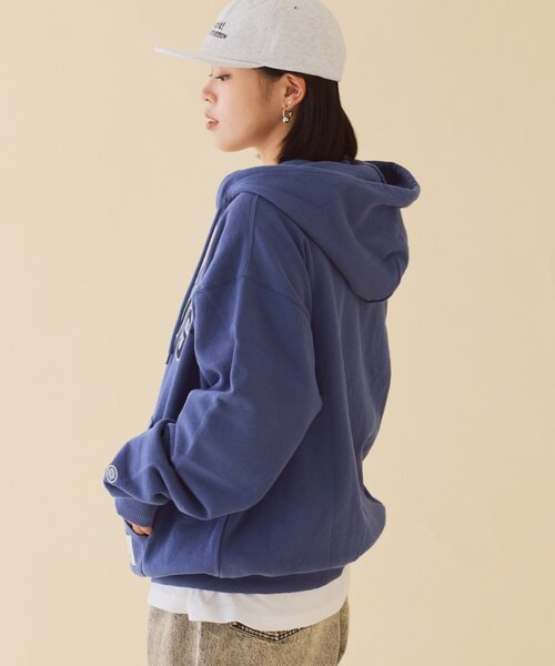 DISCUS(ディスカス)の「【DISCUS】ロゴ刺繍裏毛フルジップパーカー(パーカー・レディース・グレー/ネイビー/ブラック・MEDIUM/SMALL/LARGE)」の10枚目の写真