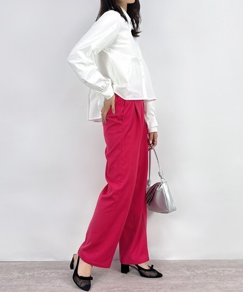 CLOTHY(クロシィ)の「【旬のひとくせありなショート丈シャツ!】バックプリーツシャツ(シャツ/ブラウス・レディース・ブラック/オフホワイト/ブルー・MEDIUM)」の19枚目の写真
