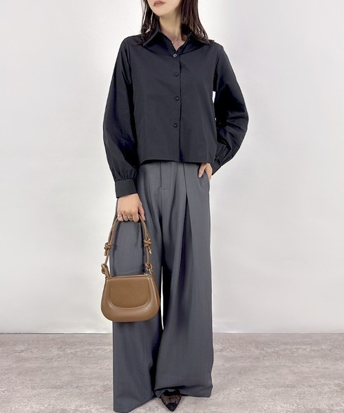 CLOTHY(クロシィ)の「【旬のひとくせありなショート丈シャツ!】バックプリーツシャツ(シャツ/ブラウス・レディース・ブラック/オフホワイト/ブルー・MEDIUM)」の14枚目の写真