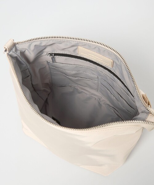 green label relaxing（グリーンレーベルリラクシング）の「2WAY フナガタ バッグ M / ショルダーバッグ はっ水（ショルダーバッグ・レディース・オフホワイト/ブラック/その他1/ネイビー/モカ・FREE）」の13枚目の写真