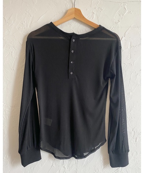 She's Closet(シーズクローゼット)の「2way 長袖 ヘンリーネック シアートップス ロンT ロングTシャツ(Tシャツ/カットソー・レディース・ブラック/チャコールグレー/ホワイト/ブラウン・FREE)」の15枚目の写真