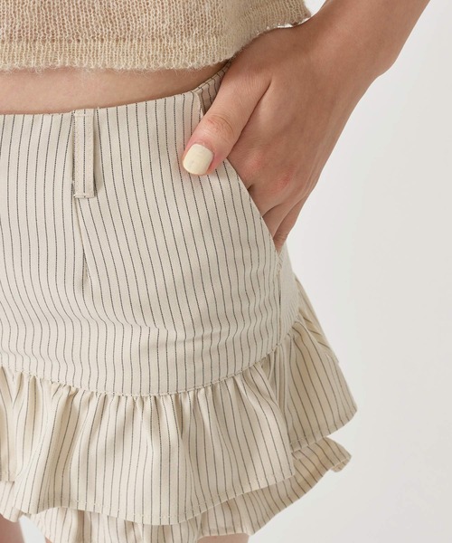 TINA：JOJUN（ティーナジョジュン）の「ピンストライプ ティアード ショートパンツ TINA：JOJUN（その他パンツ・レディース・ブラック/アイボリー・M/S）」の8枚目の写真