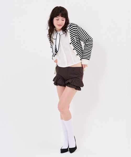 TINA:JOJUN(ティーナジョジュン)の「ピンストライプ ティアード ショートパンツ TINA:JOJUN(その他パンツ・レディース・ブラック/アイボリー・M/S)」の22枚目の写真