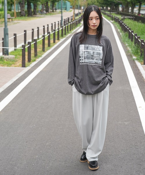 mili an deni(ミリアンデニ)の「シティスケープフォトロンT(Tシャツ/カットソー・レディース・チャコールグレー/オフホワイト/ブラック・L/M)」の16枚目の写真