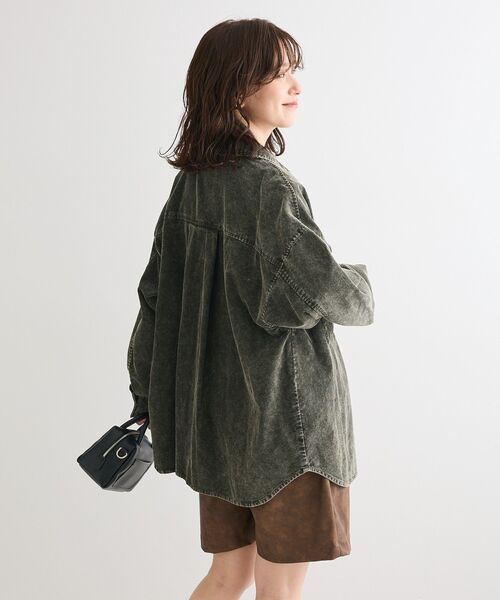 ELENCARE DUE（エレンカーレデュエ）の「・ELENCARE DUE ケミカルコーデュロイシャツ（シャツ/ブラウス・レディース・グレー/ブラウン/グリーン・FREE）」の4枚目の写真