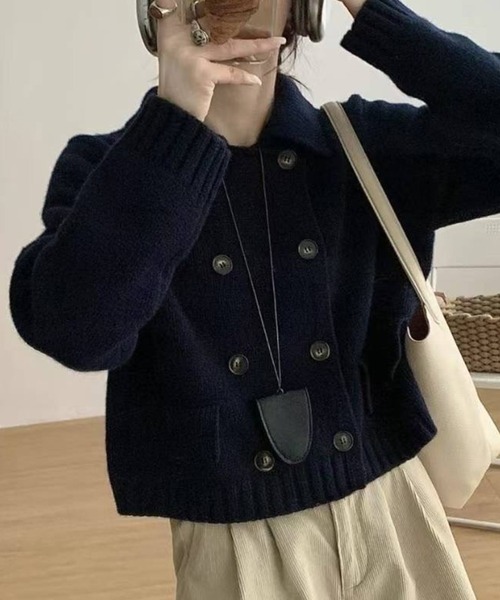 Girly Doll（ガーリードール）の「襟付きダブルボタンニットカーディガン（カーディガン/ボレロ・レディース・ブラック/グレー/オフホワイト/ボルドー・FREE）」の3枚目の写真