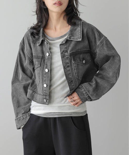 AMELY(エミリー)の「ショートデニムジャケット(デニムジャケット・レディース・ブラック/ブルー・フリー)」の2枚目の写真