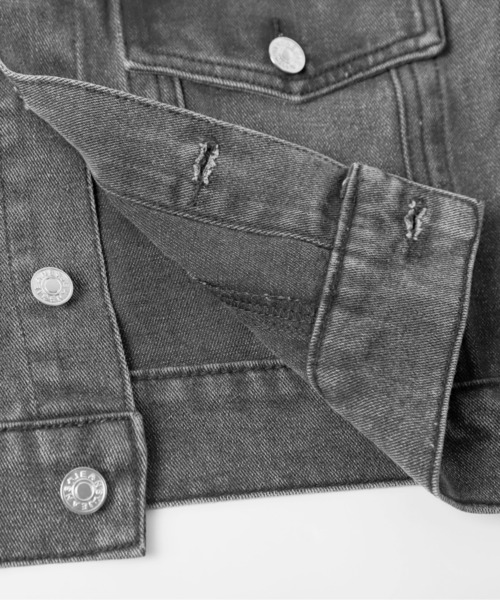 AMELY(エミリー)の「ショートデニムジャケット(デニムジャケット・レディース・ブラック/ブルー・フリー)」の6枚目の写真