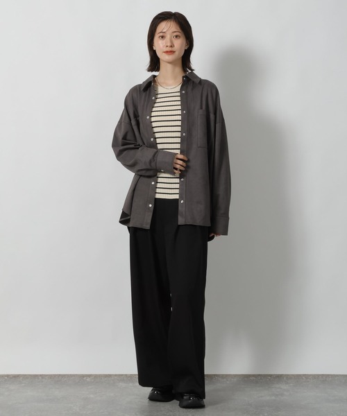 LAKOLE(ラコレ)の「スエードポンチシャツ / 599409(シャツ/ブラウス・レディース・モカ/チャコール/ブルー・MEDIUM/LARGE)」の9枚目の写真