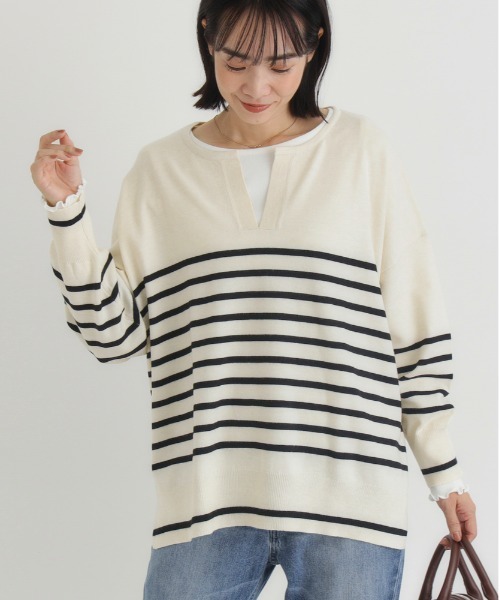 Right-on（ライトオン）の「【HONEYSUCKLE ROSE】スキッパーセーター (スキッパー/抜け感/リラックスシルエット/ボリュームスリーブ/ストレッチ/上品見え/きれいめカジュアル/デイリー)（ニット/セーター・レディース・ダークグレー/ブラック×ホワイト/グリーン/ホワイト×ブラック・S/M/L）」の17枚目の写真