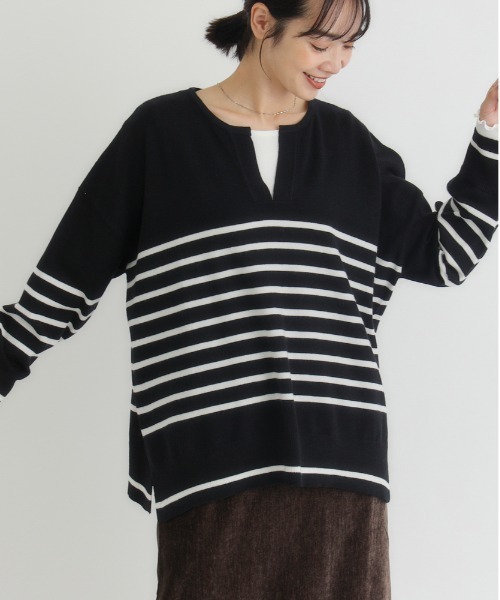 Right-on（ライトオン）の「【HONEYSUCKLE ROSE】スキッパーセーター (スキッパー/抜け感/リラックスシルエット/ボリュームスリーブ/ストレッチ/上品見え/きれいめカジュアル/デイリー)（ニット/セーター・レディース・ダークグレー/ブラック×ホワイト/グリーン/ホワイト×ブラック・S/M/L）」の14枚目の写真