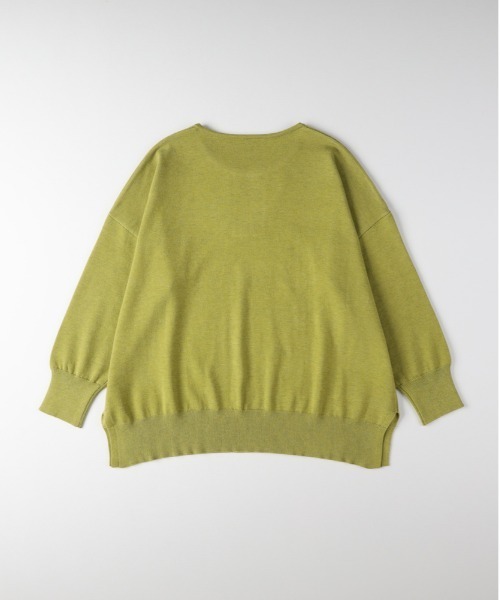 Right-on（ライトオン）の「【HONEYSUCKLE ROSE】スキッパーセーター (スキッパー/抜け感/リラックスシルエット/ボリュームスリーブ/ストレッチ/上品見え/きれいめカジュアル/デイリー)（ニット/セーター・レディース・ダークグレー/ブラック×ホワイト/グリーン/ホワイト×ブラック・S/M/L）」の11枚目の写真