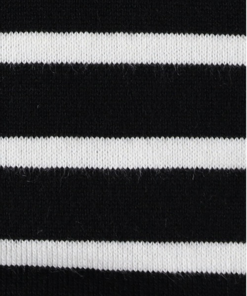 Right-on（ライトオン）の「【HONEYSUCKLE ROSE】スキッパーセーター (スキッパー/抜け感/リラックスシルエット/ボリュームスリーブ/ストレッチ/上品見え/きれいめカジュアル/デイリー)（ニット/セーター・レディース・ダークグレー/ブラック×ホワイト/グリーン/ホワイト×ブラック・S/M/L）」の5枚目の写真