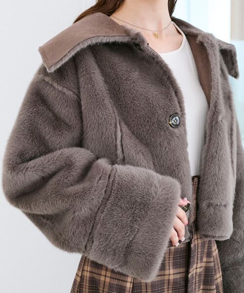 MAJESTIC LEGON(マジェスティックレゴン)の「リバーシブルビッグカラーブルゾン(ブルゾン・レディース・アイボリー/ブラウン・SMALL/MEDIUM)」の2枚目の写真