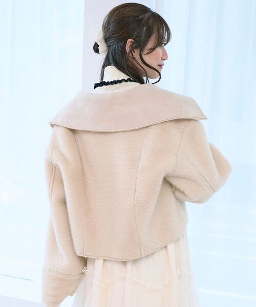 MAJESTIC LEGON(マジェスティックレゴン)の「リバーシブルビッグカラーブルゾン(ブルゾン・レディース・アイボリー/ブラウン・SMALL/MEDIUM)」の4枚目の写真