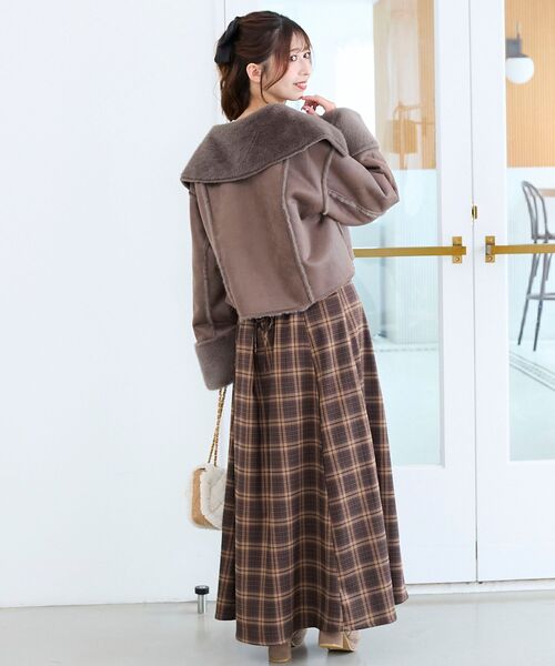 MAJESTIC LEGON(マジェスティックレゴン)の「リバーシブルビッグカラーブルゾン(ブルゾン・レディース・アイボリー/ブラウン・SMALL/MEDIUM)」の10枚目の写真