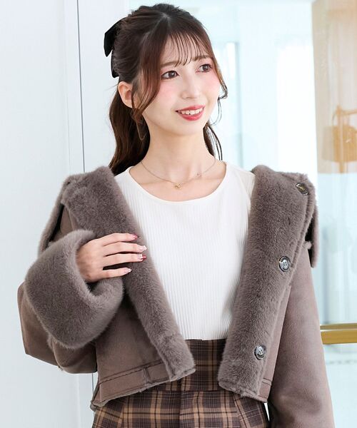 MAJESTIC LEGON(マジェスティックレゴン)の「リバーシブルビッグカラーブルゾン(ブルゾン・レディース・アイボリー/ブラウン・SMALL/MEDIUM)」の11枚目の写真