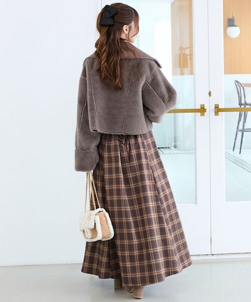 MAJESTIC LEGON(マジェスティックレゴン)の「リバーシブルビッグカラーブルゾン(ブルゾン・レディース・アイボリー/ブラウン・SMALL/MEDIUM)」の16枚目の写真