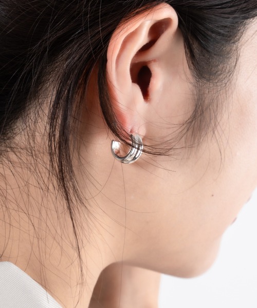 JENNYBIRD(ジェニーバード)の「【JENNY BIRD/ジェニーバード】フープピアス Mini Lennon Hoops(ピアス(両耳用)・レディース・ゴールド/シルバー・FREE)」の13枚目の写真