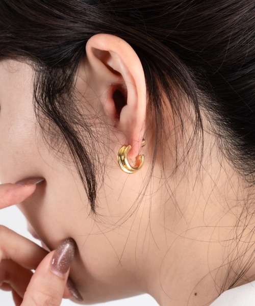 JENNYBIRD(ジェニーバード)の「【JENNY BIRD/ジェニーバード】フープピアス Mini Lennon Hoops(ピアス(両耳用)・レディース・ゴールド/シルバー・FREE)」の6枚目の写真