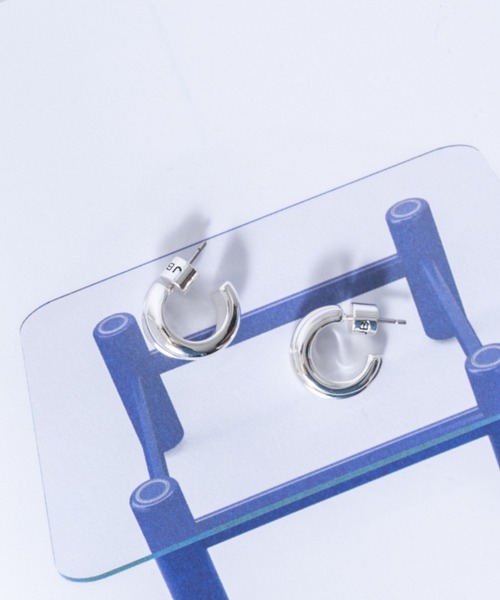 JENNYBIRD(ジェニーバード)の「【JENNY BIRD/ジェニーバード】フープピアス Mini Lennon Hoops(ピアス(両耳用)・レディース・ゴールド/シルバー・FREE)」の9枚目の写真