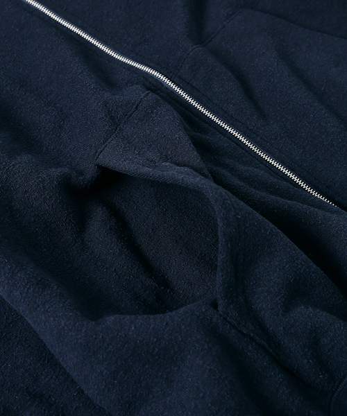 EDIFICE（エディフィス）の「E. TanC (タンク) SWEAT ZIP FOODIE（パーカー・メンズ・ネイビー・MEDIUM/LARGE）」の6枚目の写真