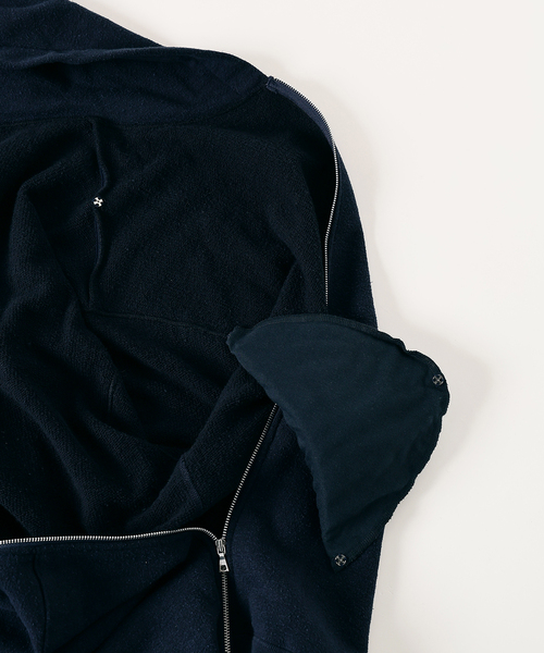 EDIFICE（エディフィス）の「E. TanC (タンク) SWEAT ZIP FOODIE（パーカー・メンズ・ネイビー・MEDIUM/LARGE）」の8枚目の写真