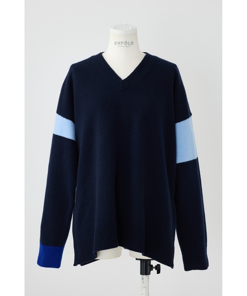 ENFOLD（エンフォルド）の「Vネックカラーブロックプルオーバー（ニット/セーター・レディース・グリーン/ダークネイビー/チャコールグレー・38）」の3枚目の写真