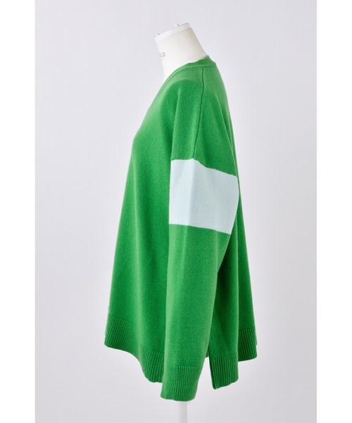 ENFOLD（エンフォルド）の「Vネックカラーブロックプルオーバー（ニット/セーター・レディース・グリーン/ダークネイビー/チャコールグレー・38）」の8枚目の写真