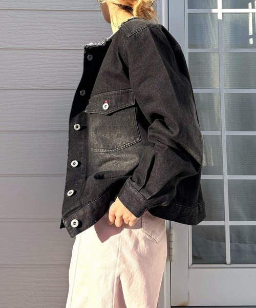 Q（キュー）の「ノーカラーデニムブルゾン（デニムジャケット・レディース・ブラック/ライトブルー・MEDIUM）」の21枚目の写真