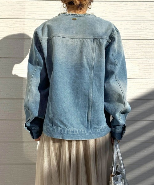 Q（キュー）の「ノーカラーデニムブルゾン（デニムジャケット）」 - WEAR