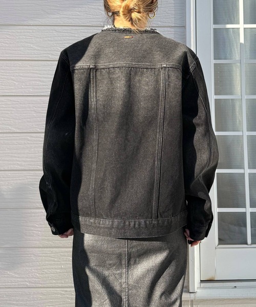 Q（キュー）の「ノーカラーデニムブルゾン（デニムジャケット・レディース・ブラック/ライトブルー・MEDIUM）」の16枚目の写真