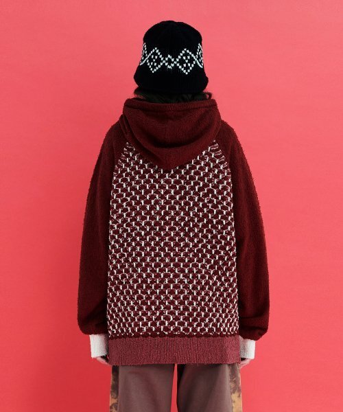 UNALLOYED(アナロイド)の「エンボス クローバー ニット ジップアップ フード / レッド(パーカー・レディース・その他・LARGE/MEDIUM)」の3枚目の写真