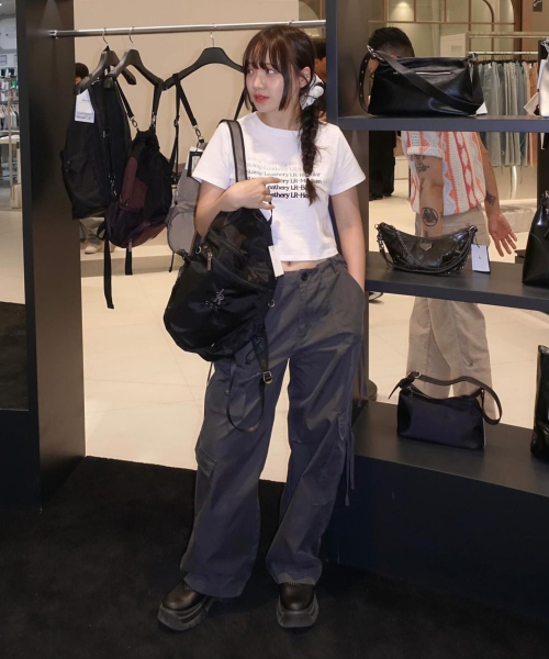 LEATHERY（レザリー）の「フラップカーゴパンツ [ダークグレー]（その他パンツ・レディース・その他・SMALL/MEDIUM）」の2枚目の写真