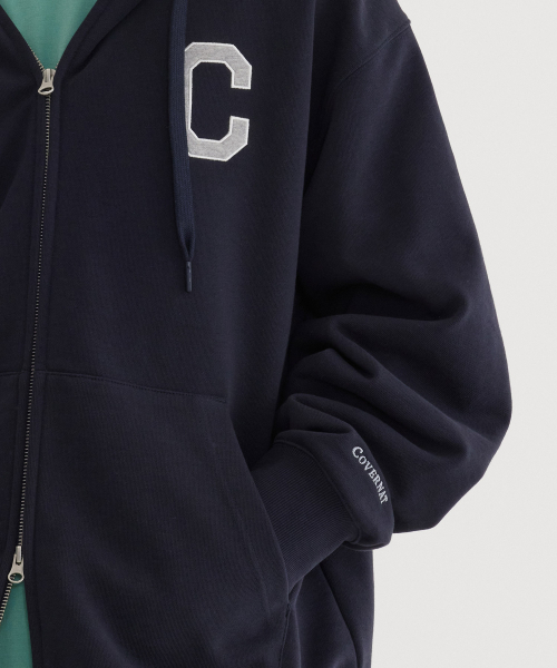 COVERNAT（カバーナット）の「Cロゴフードジップアップ ダークネイビー（パーカー・レディース・その他・X-SMALL/SMALL/MEDIUM/LARGE/X-LARGE/XX-LARGE）」の8枚目の写真