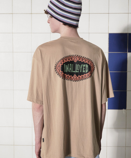 UNALLOYED(アナロイド)の「シンボルロゴTシャツ / ベージュ(Tシャツ/カットソー・メンズ・その他・SMALL/MEDIUM/LARGE)」の4枚目の写真