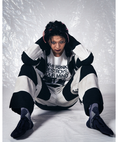 SCHISM INDUCING(スキズムインデューシング)の「STEAL HEART HOODIE BLACK(パーカー・レディース・その他・FREE)」の4枚目の写真