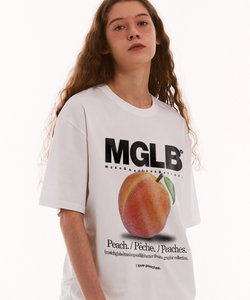 MATCHGLOBE(マッチグローブ)の「アイラブピーチーズ オーバーサイズTシャツ(ホワイト)(Tシャツ/カットソー・レディース・その他・FREE)」の3枚目の写真