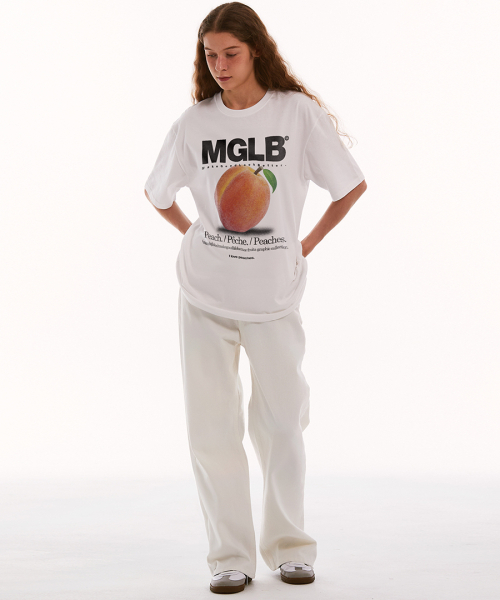 MATCHGLOBE(マッチグローブ)の「アイラブピーチーズ オーバーサイズTシャツ(ホワイト)(Tシャツ/カットソー・レディース・その他・FREE)」の6枚目の写真