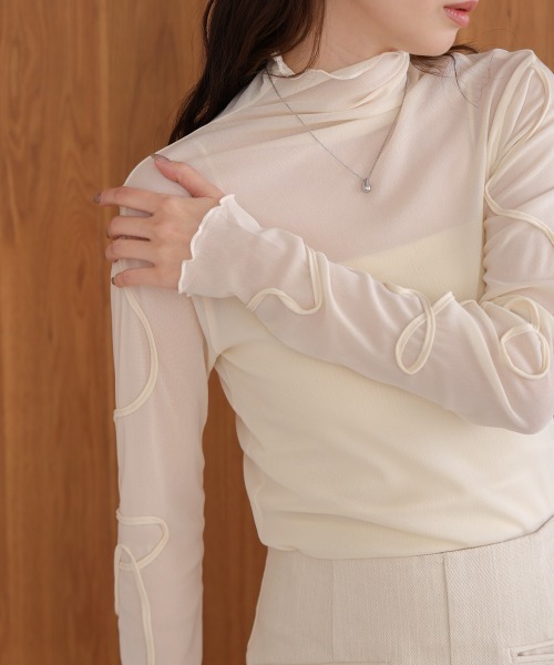 Bab(バブ)の「コード刺繍ハイネックプルオーバー(Tシャツ/カットソー・レディース・オフホワイト/サックスブルー/ブラック・MEDIUM)」の4枚目の写真