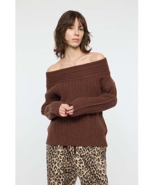 MOUSSY(マウジー)の「OVER RIB オフショルダー(ニット/セーター・レディース・杢グレー/レッド/ブラウン/アイボリー・FREE)」の8枚目の写真