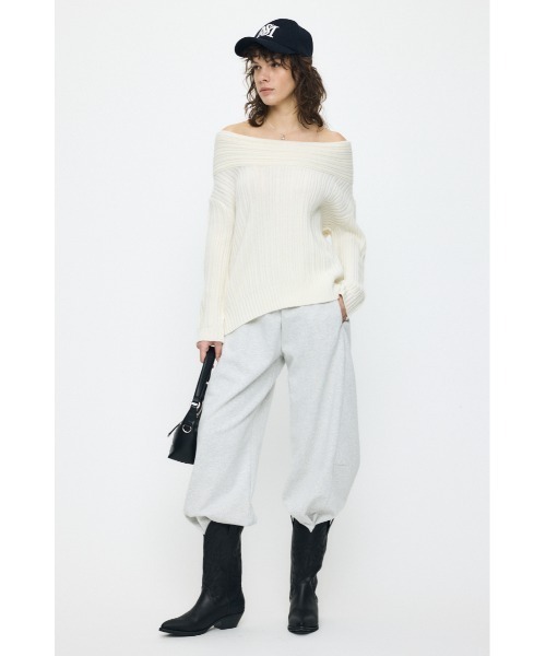 MOUSSY(マウジー)の「OVER RIB オフショルダー(ニット/セーター・レディース・杢グレー/レッド/ブラウン/アイボリー・FREE)」の12枚目の写真