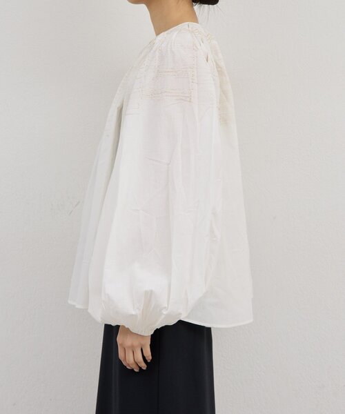 Dhritie(ドゥリティエ)の「【2026SS Debut】【Dhritië】【手洗い可】刺繍ブラウス(シャツ/ブラウス・レディース・オフホワイト/ブラック・FREE)」の8枚目の写真