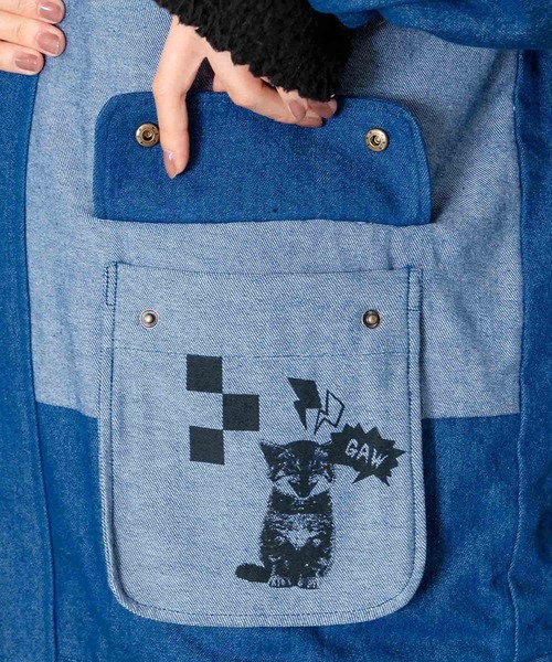 ScoLar（スカラー）の「153755：落書きモザイク柄デニム×ボアジャケット（デニムジャケット・レディース・ネイビー/ブラック・M）」の16枚目の写真