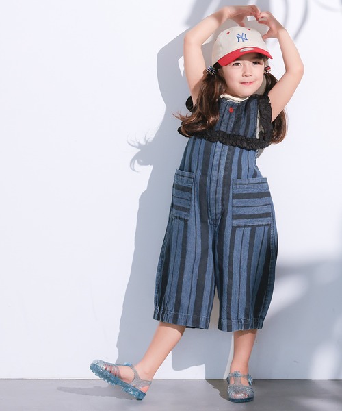 MARKEY'S（マーキーズ）の「デニムルーズフィットサロペット（サロペット/オーバーオール・キッズ・ネイビー/ライトブルー・100/130/120/110/90）」の3枚目の写真