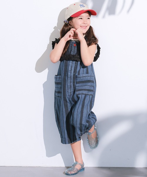 MARKEY'S（マーキーズ）の「デニムルーズフィットサロペット（サロペット/オーバーオール・キッズ・ネイビー/ライトブルー・100/130/120/110/90）」の4枚目の写真