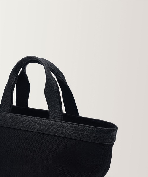 NOTHING WRITTEN（ナッシングリトゥン）の「NOTHING WRITTEN / ナッシングリトゥン 1967 half tote bag カウレザー ハンドバッグ 2026年春夏（ハンドバッグ・レディース・ブラック/ナチュラル・FREE）」の5枚目の写真